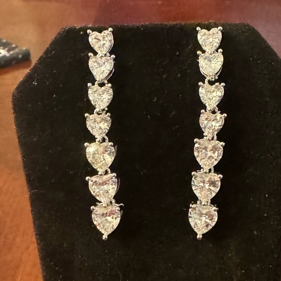 Stunning Hearts, Simulated Diamonds, White Gold Plated, Cubic Zirconia Earrings - Picture 11 of 13